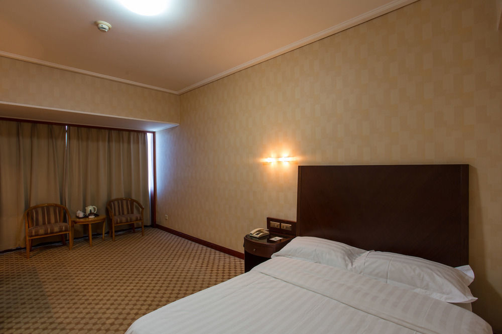Sun Moon Lake Hotel Dalian Exterior photo